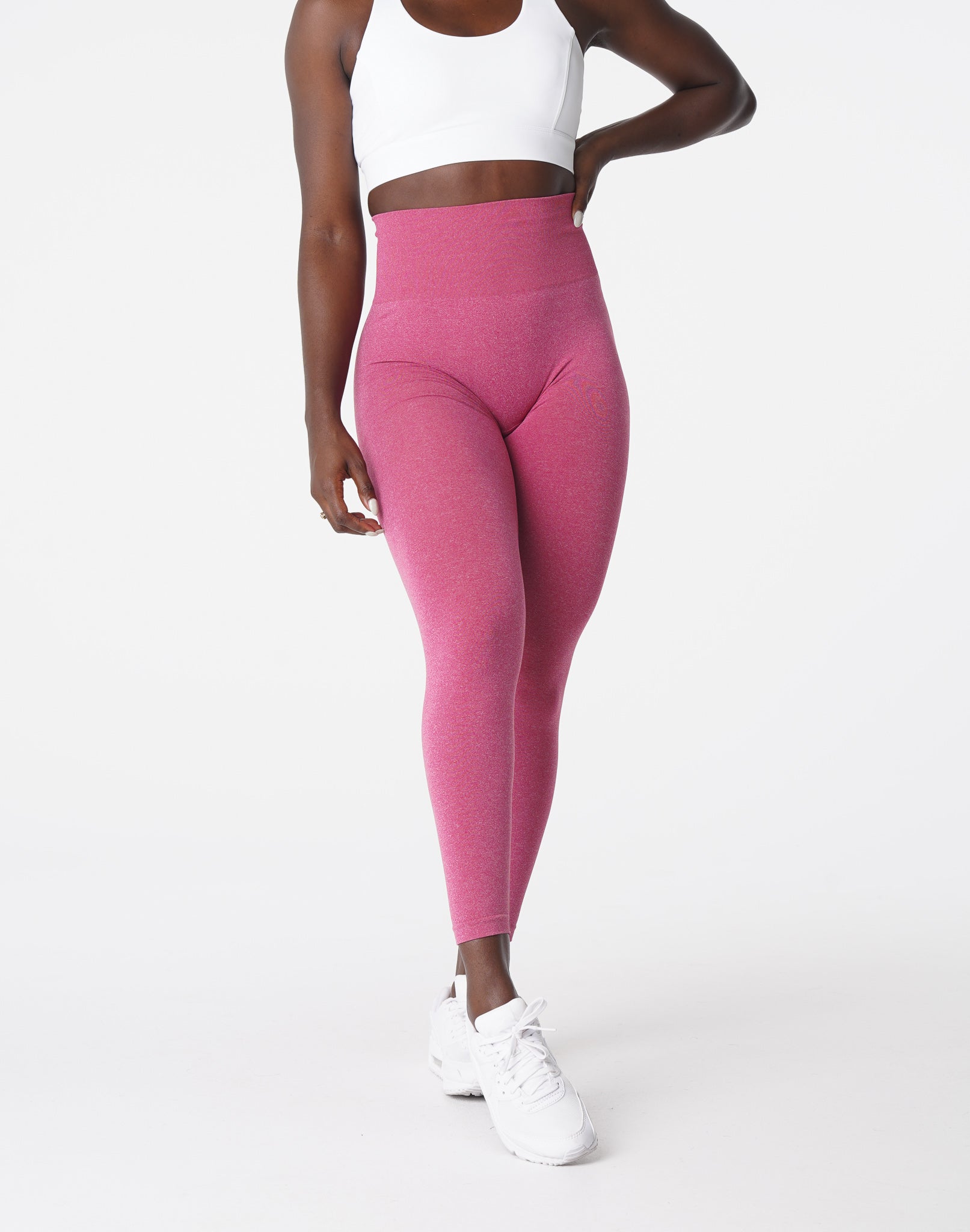 Women Crimson NV Seamless Leggings - NVGTN