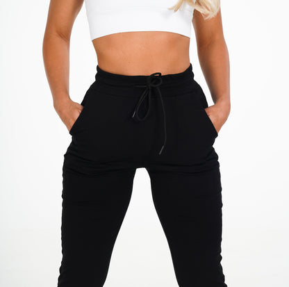 Women Black Relax Joggers - NVGTN