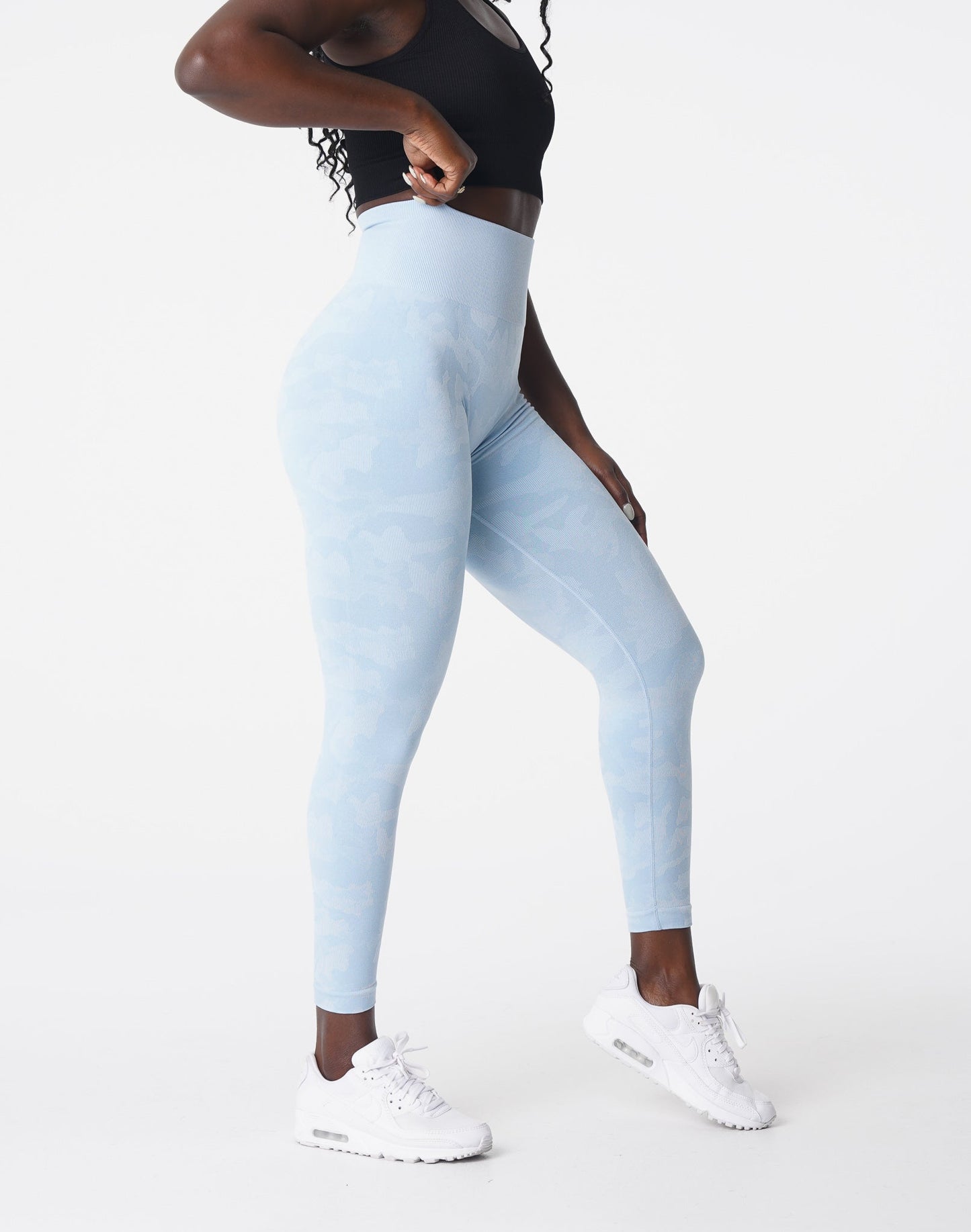 Women Icy Blue Camo Seamless Leggings - NVGTN