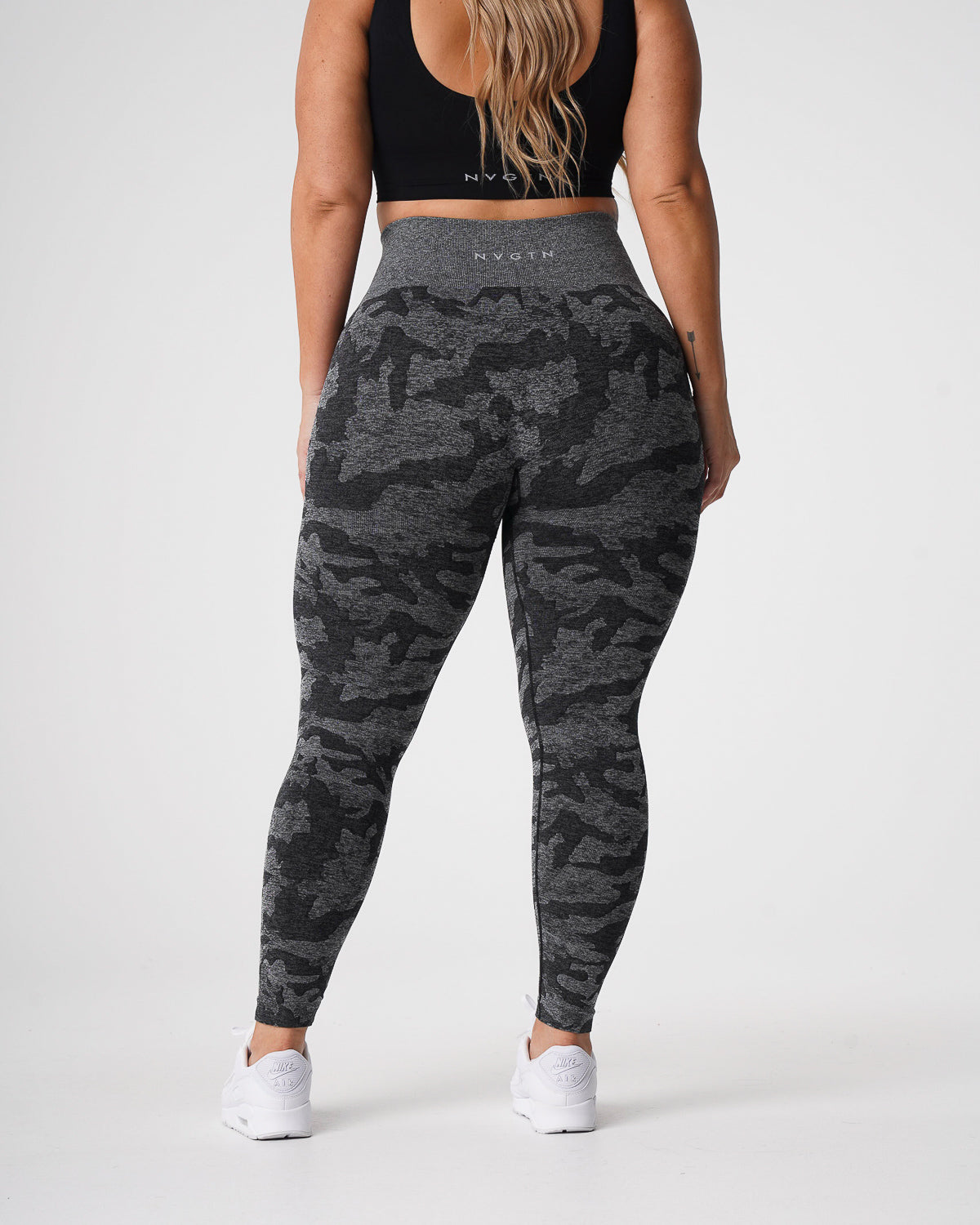 Women Black Camo Seamless Leggings - NVGTN