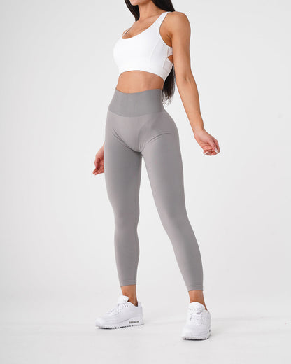 Women Light Grey Solid Seamless Leggings - NVGTN