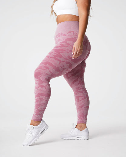 Women Pastel Pink Camo Seamless Leggings - NVGTN
