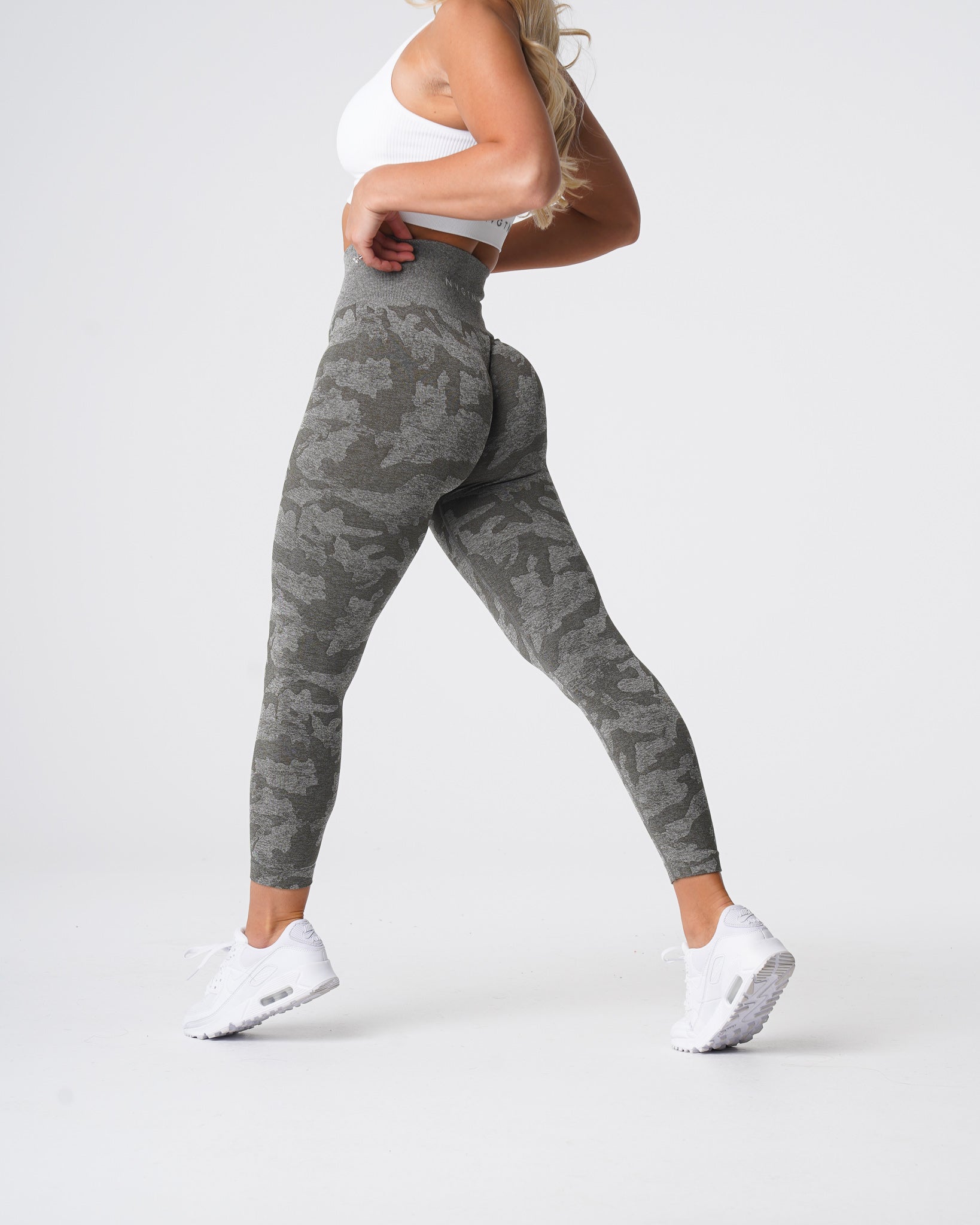 Women Khaki Green Camo Seamless Leggings - NVGTN