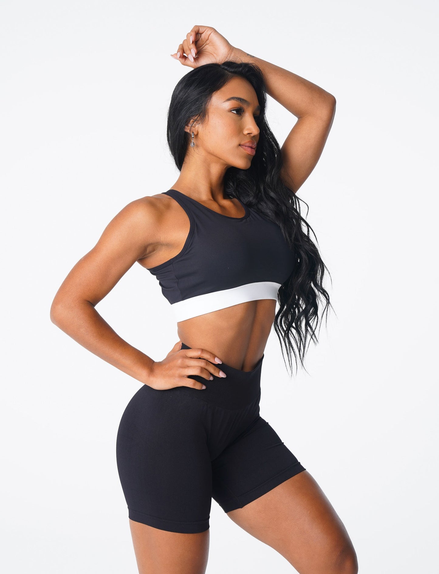 Women Black Agility Bra - NVGTN