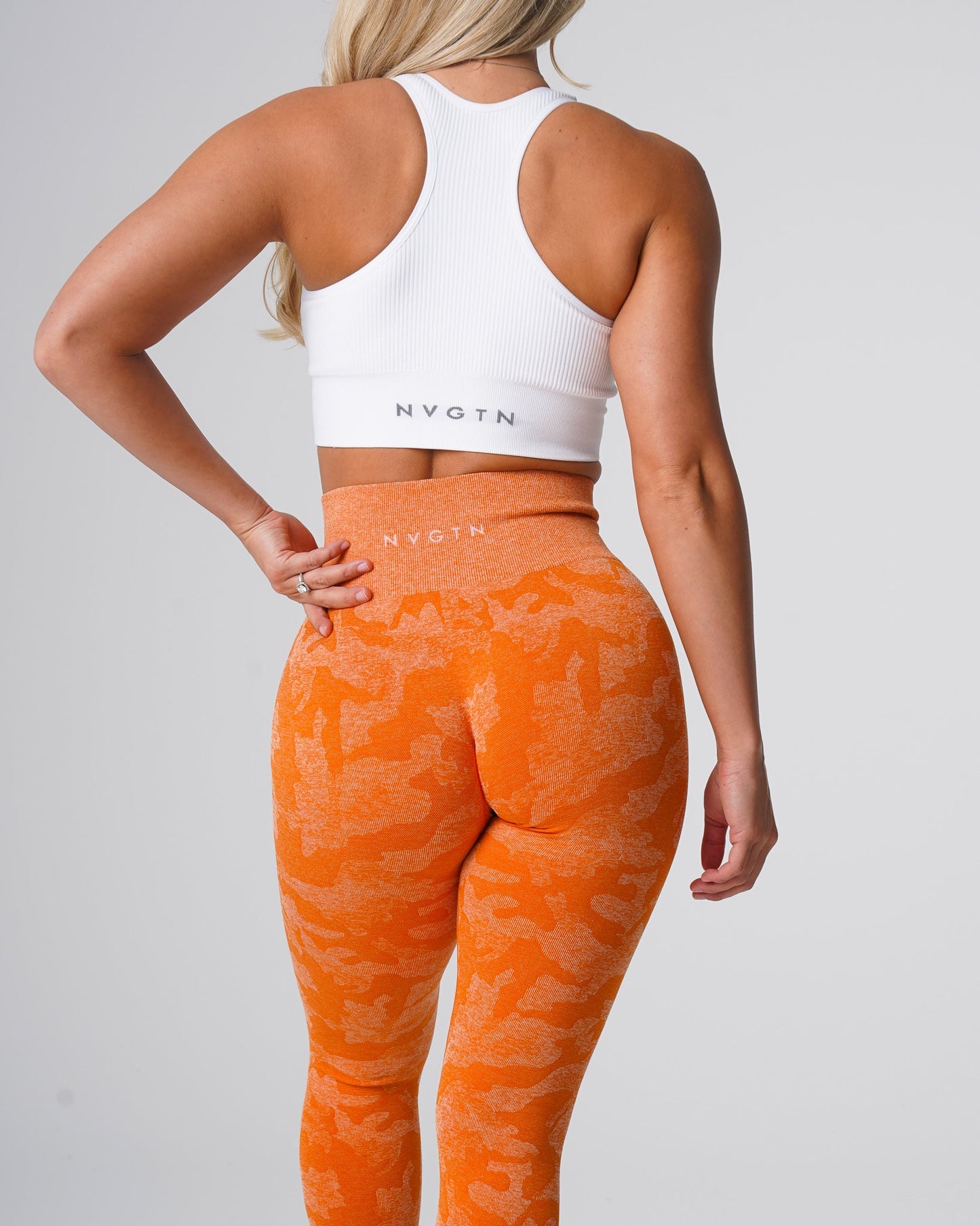 Women Burnt Orange Camo Seamless Leggings - NVGTN