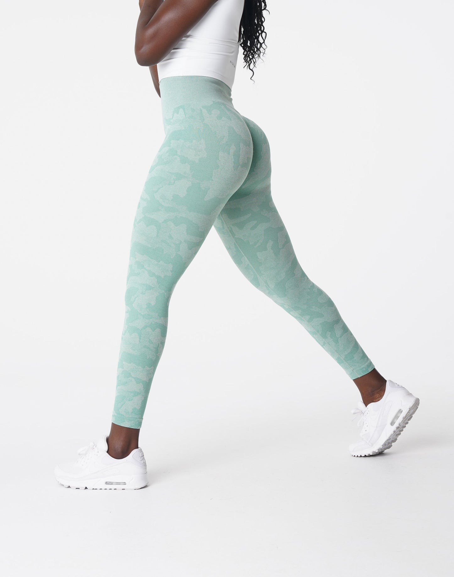 Women Sage Green Camo Seamless Leggings - NVGTN