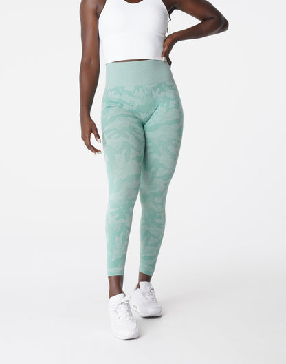 Women Sage Green Camo Seamless Leggings - NVGTN
