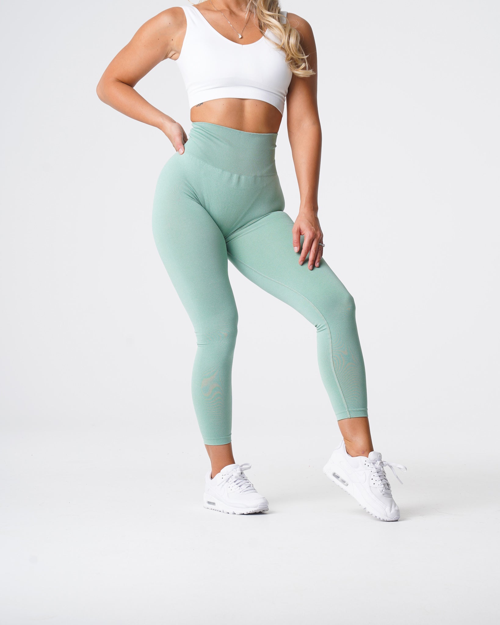 Women Sage Green NV Seamless Leggings - NVGTN