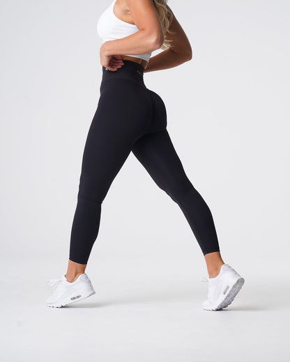 Women Black Signature 2.0 Leggings - NVGTN