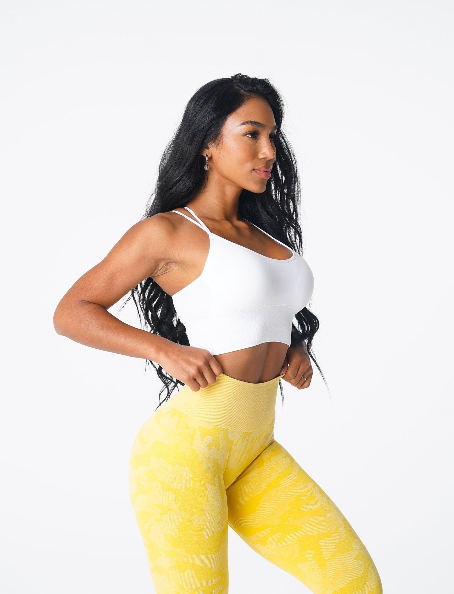 Women White Flourish Seamless Bra - NVGTN
