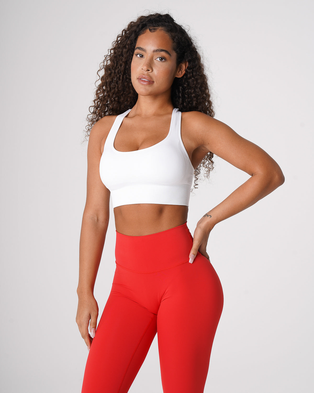 Women White Ignite Seamless Bra - NVGTN