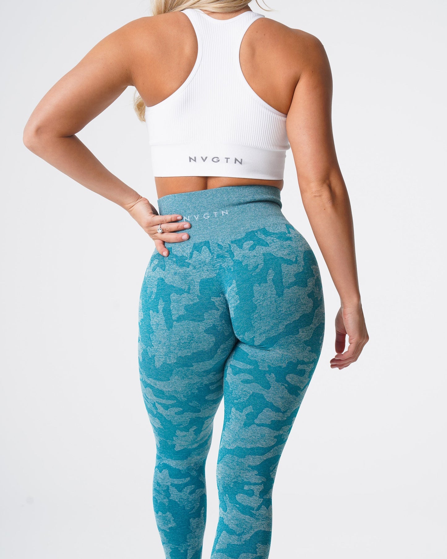 Women Teal Camo Seamless Leggings - NVGTN