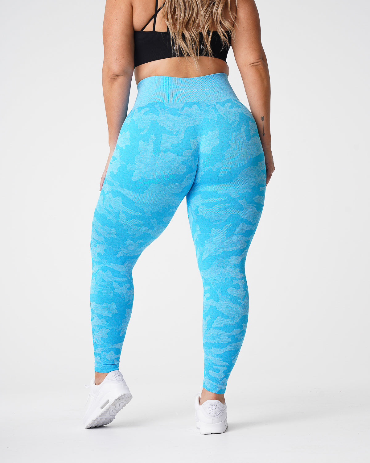 Women Caribbean Camo Seamless Leggings - NVGTN