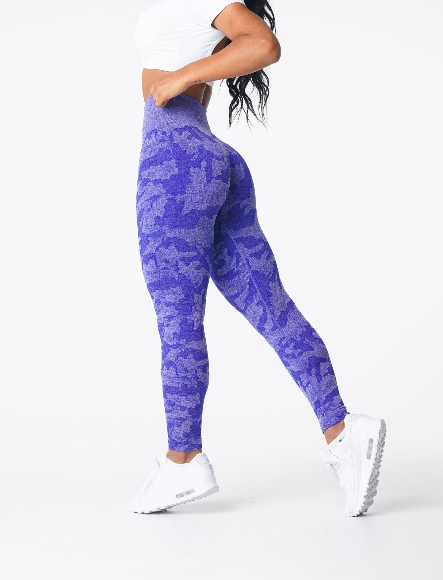 Women Electric Blue Camo Seamless Leggings - NVGTN