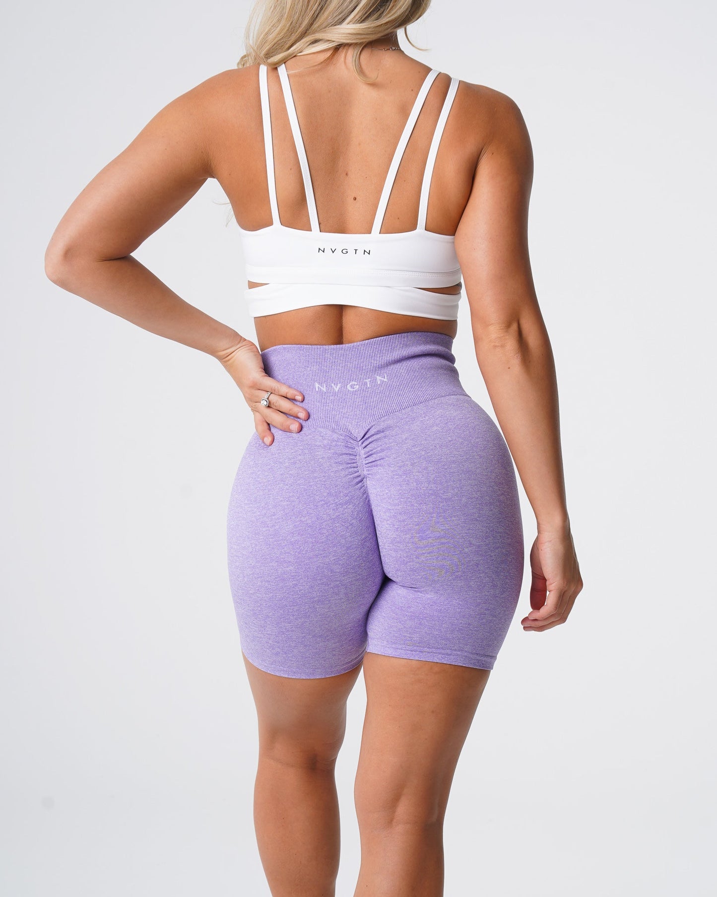 Women Lilac Scrunch Seamless Shorts - NVGTN