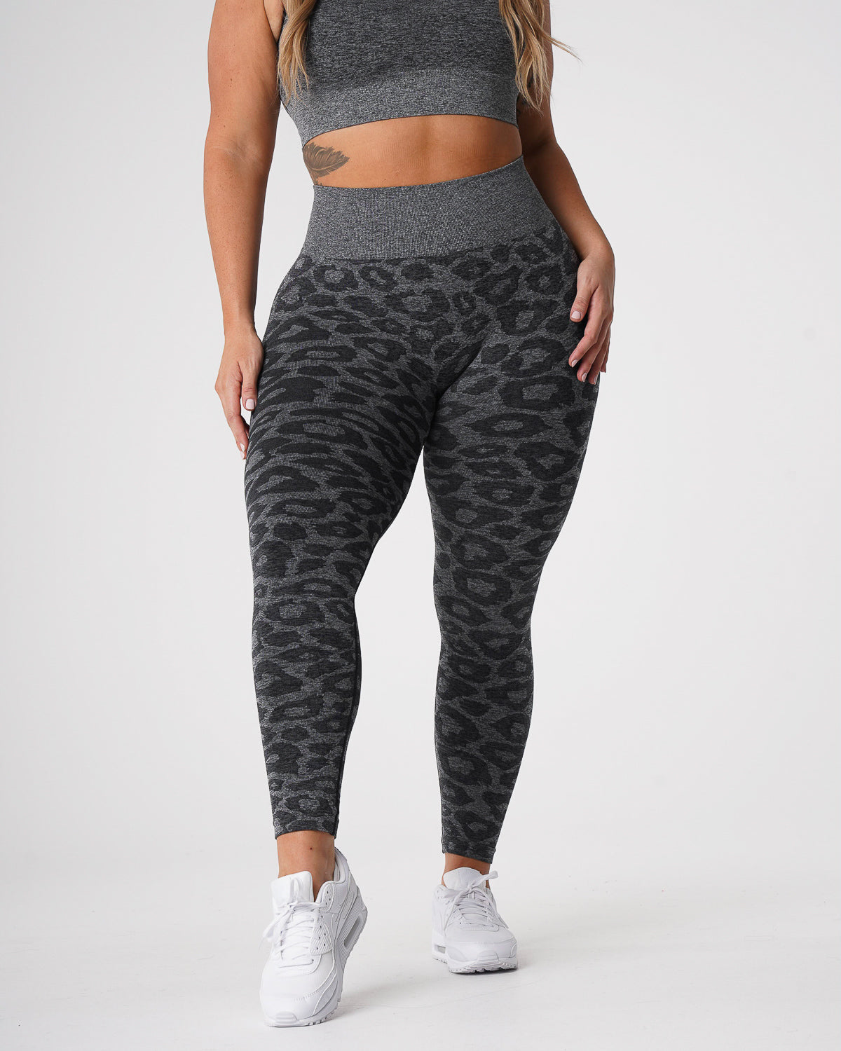 Women Black Speckled Leopard Seamless Leggings - NVGTN