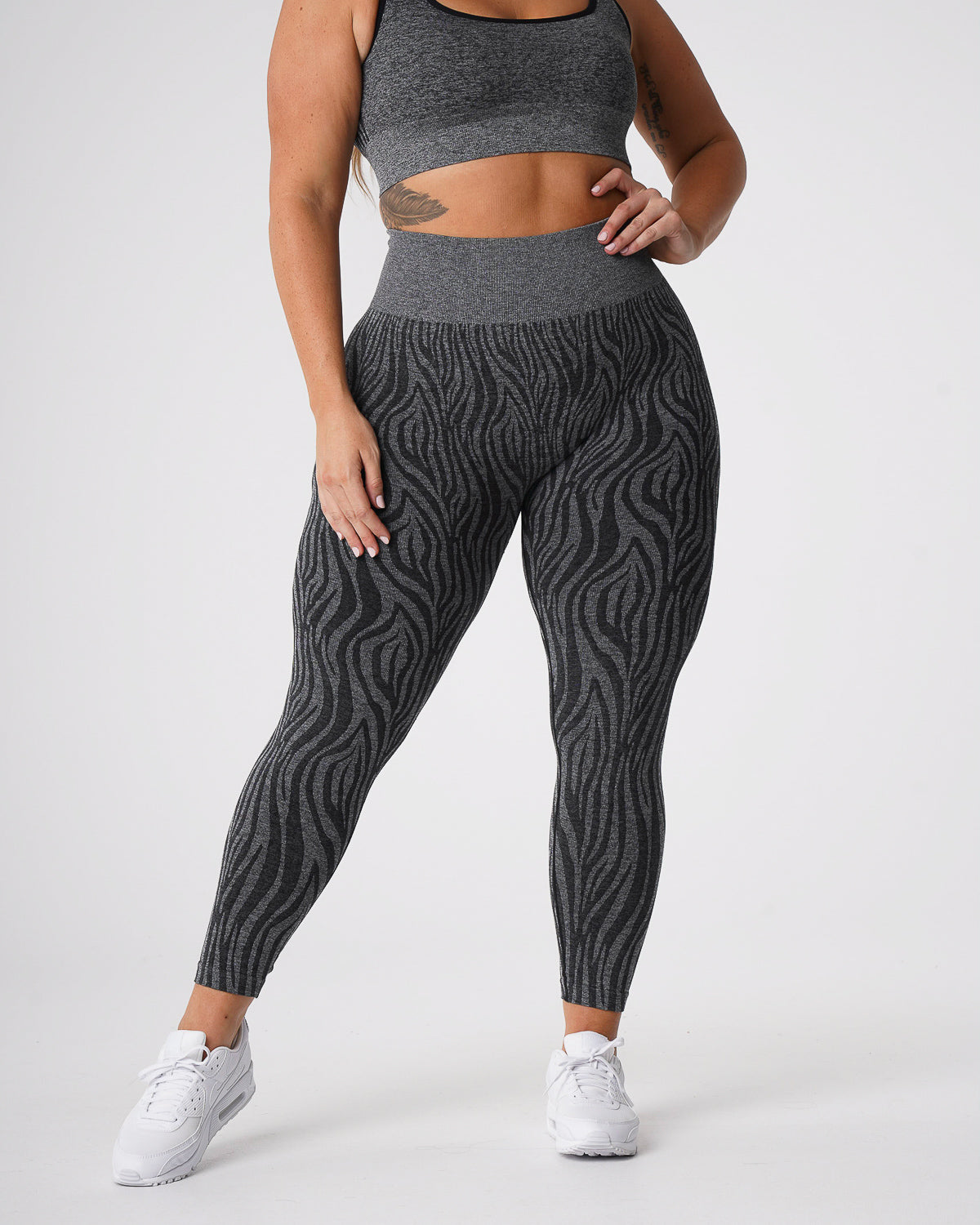Women Black Speckled Zebra Seamless Leggings - NVGTN