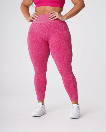 Women Fuchsia Snakeskin Seamless Leggings - NVGTN