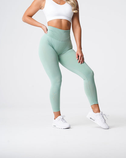 Women Sage Green Curve Seamless Leggings - NVGTN