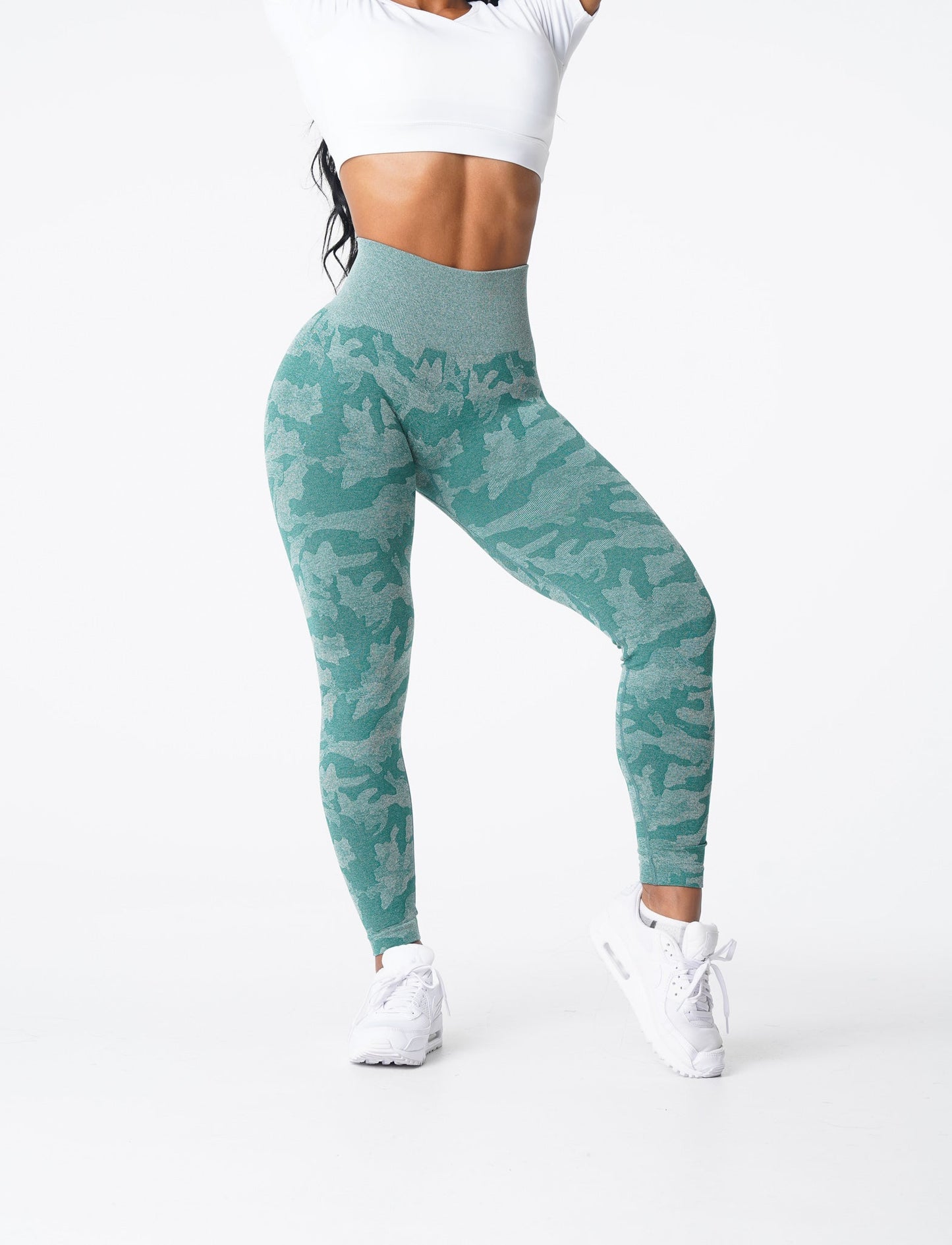 Women Forest Green Camo Seamless Leggings - NVGTN