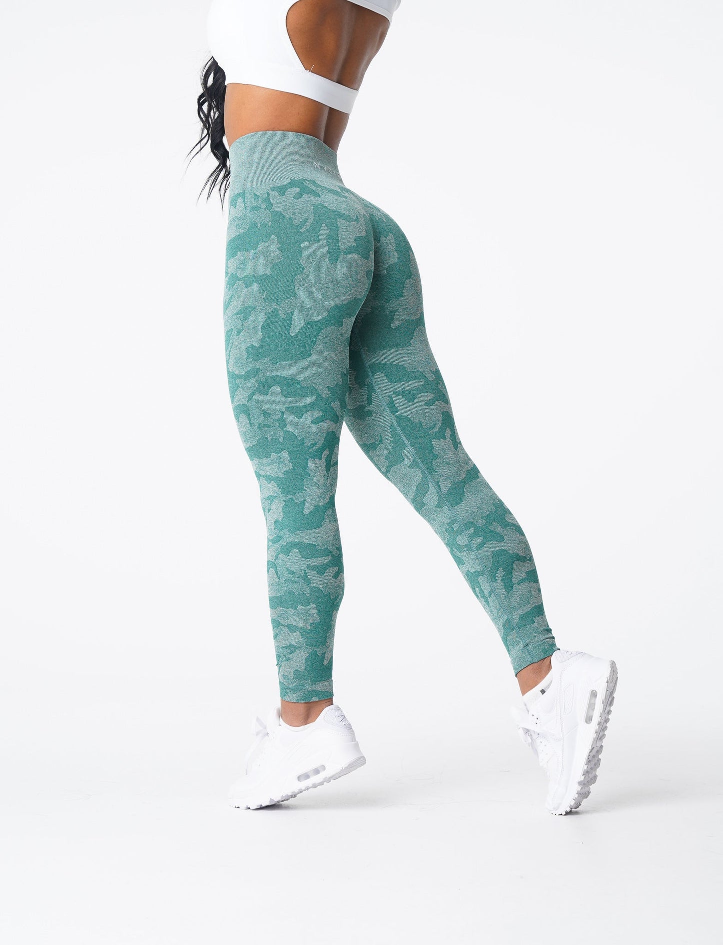 Women Forest Green Camo Seamless Leggings - NVGTN