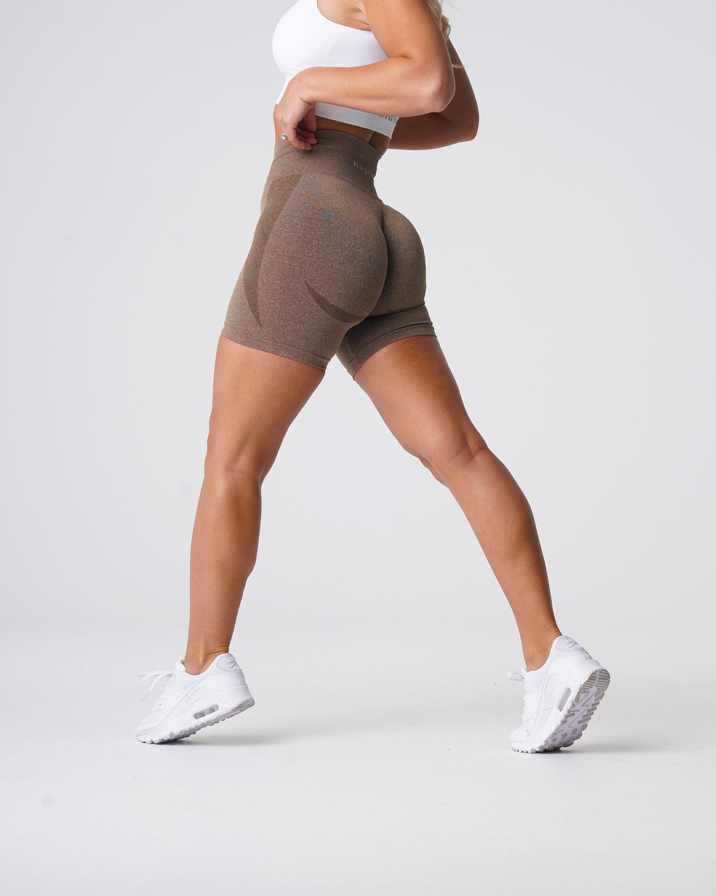 Women Mocha Contour Seamless Shorts - NVGTN
