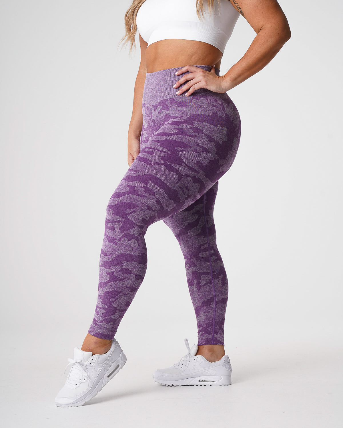 Women Violet Camo Seamless Leggings - NVGTN