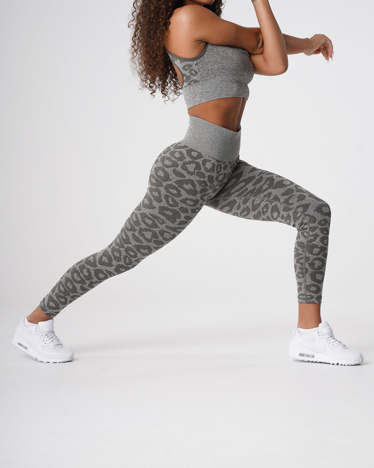 Women Khaki Green Leopard Seamless Leggings - NVGTN