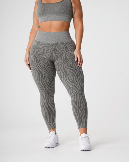 Women Khaki Green Zebra Seamless Leggings - NVGTN