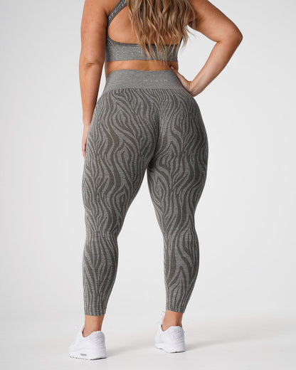Women Khaki Green Zebra Seamless Leggings - NVGTN