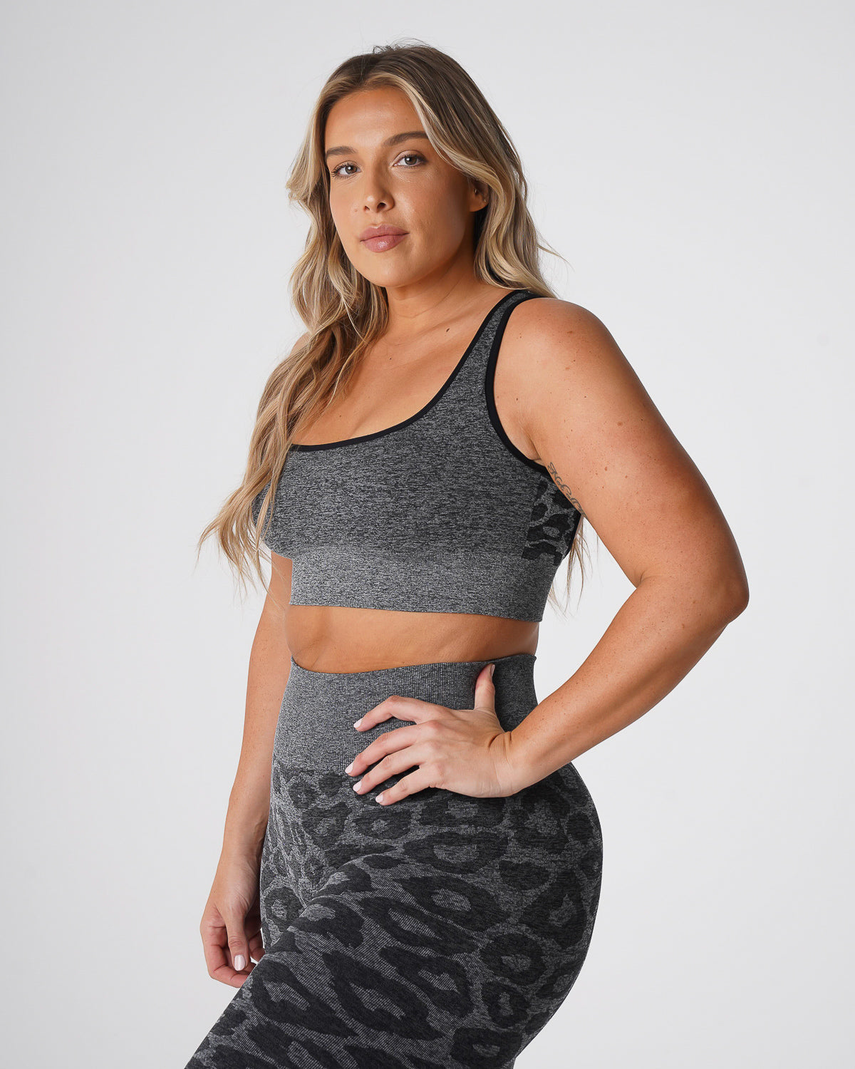 Women Black Speckled Leopard Eclipse Seamless Bra - NVGTN