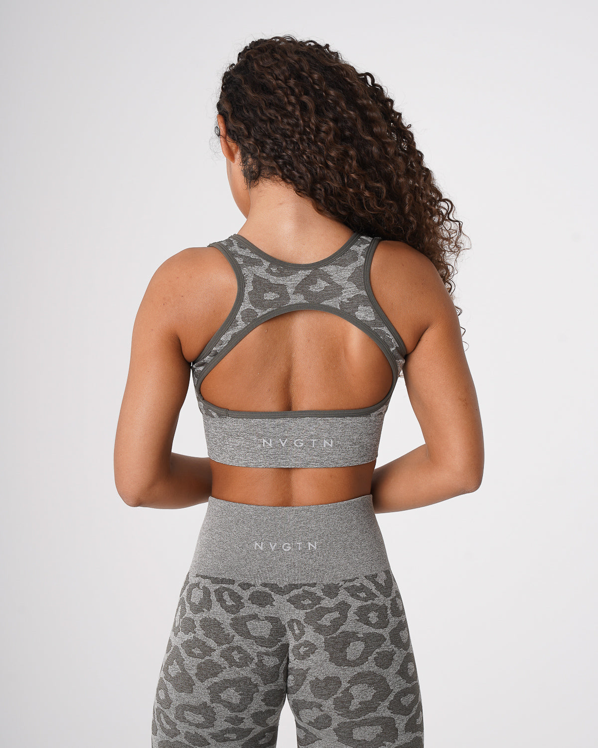 Women Khaki Green Leopard Eclipse Seamless Bra - NVGTN