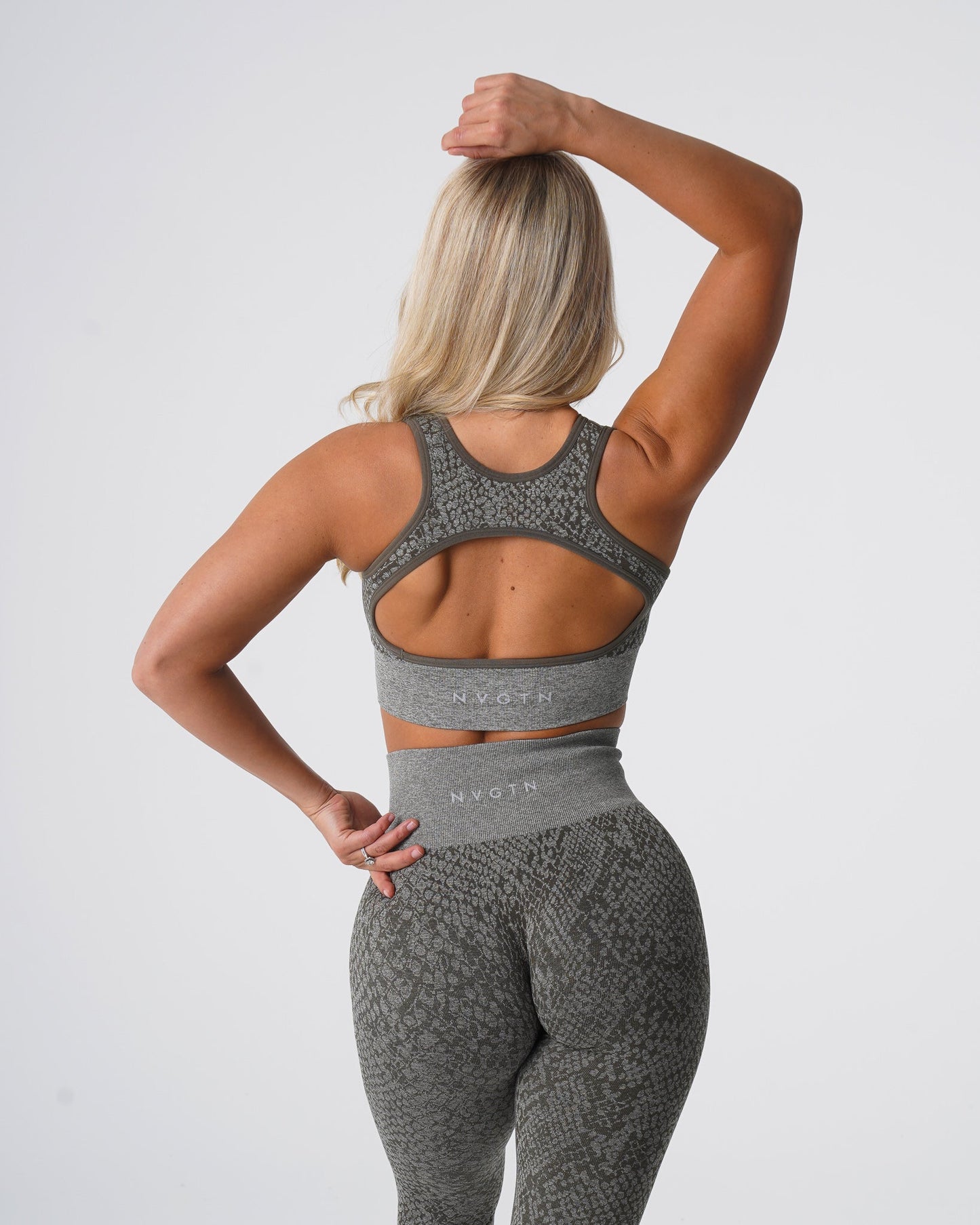 Women Khaki Green Snakeskin Eclipse Seamless Bra - NVGTN