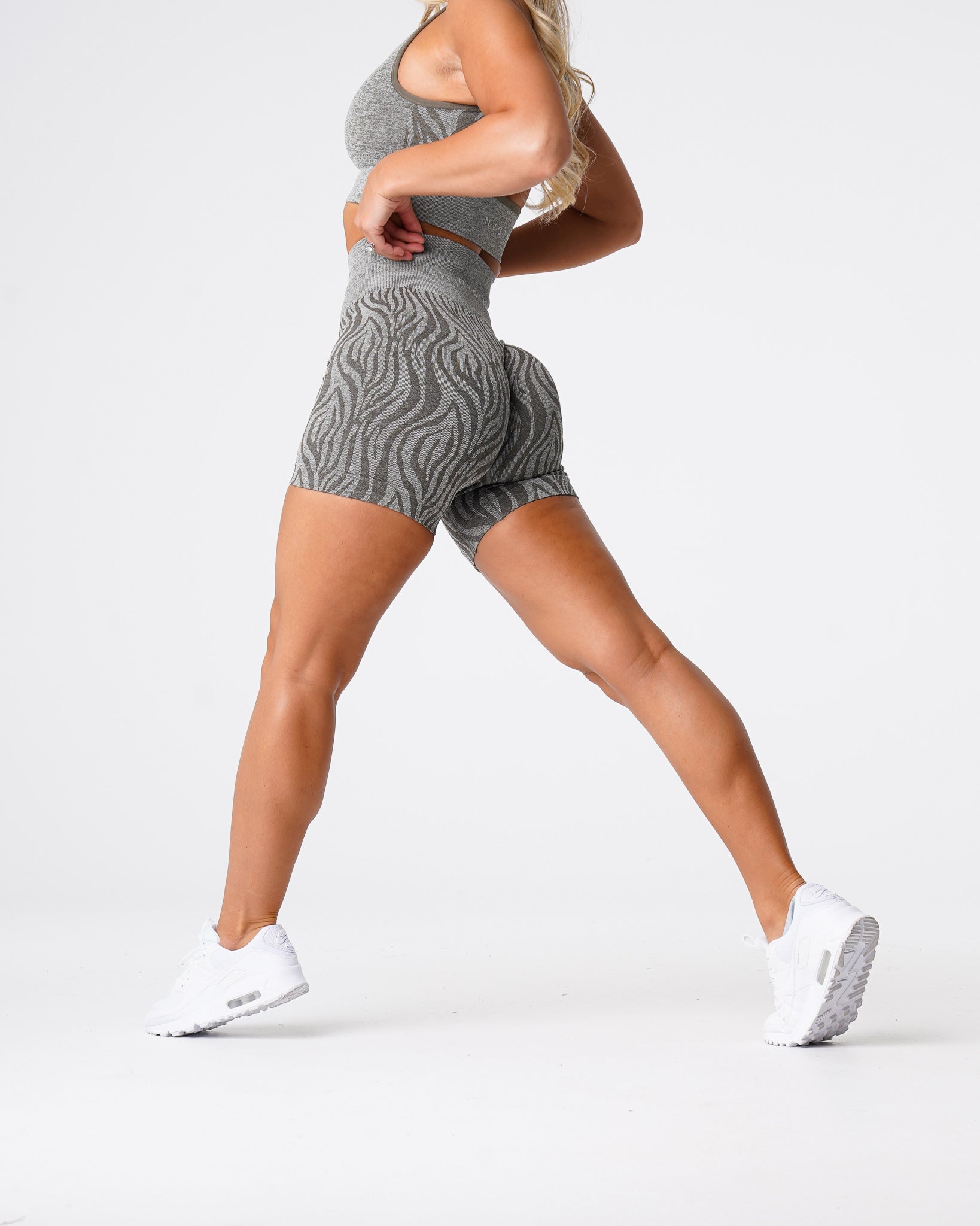 Women Khaki Green Zebra Seamless Shorts - NVGTN