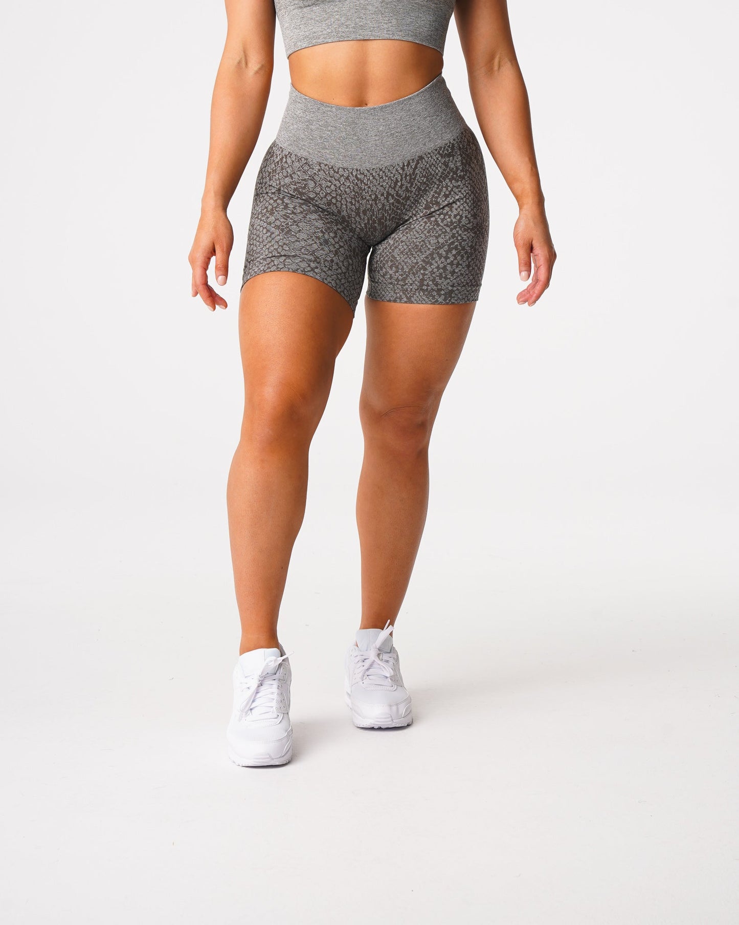 Women Khaki Green Snakeskin Seamless Shorts - NVGTN
