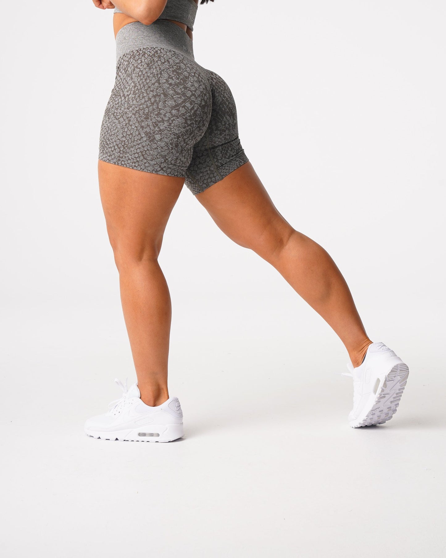 Women Khaki Green Snakeskin Seamless Shorts - NVGTN