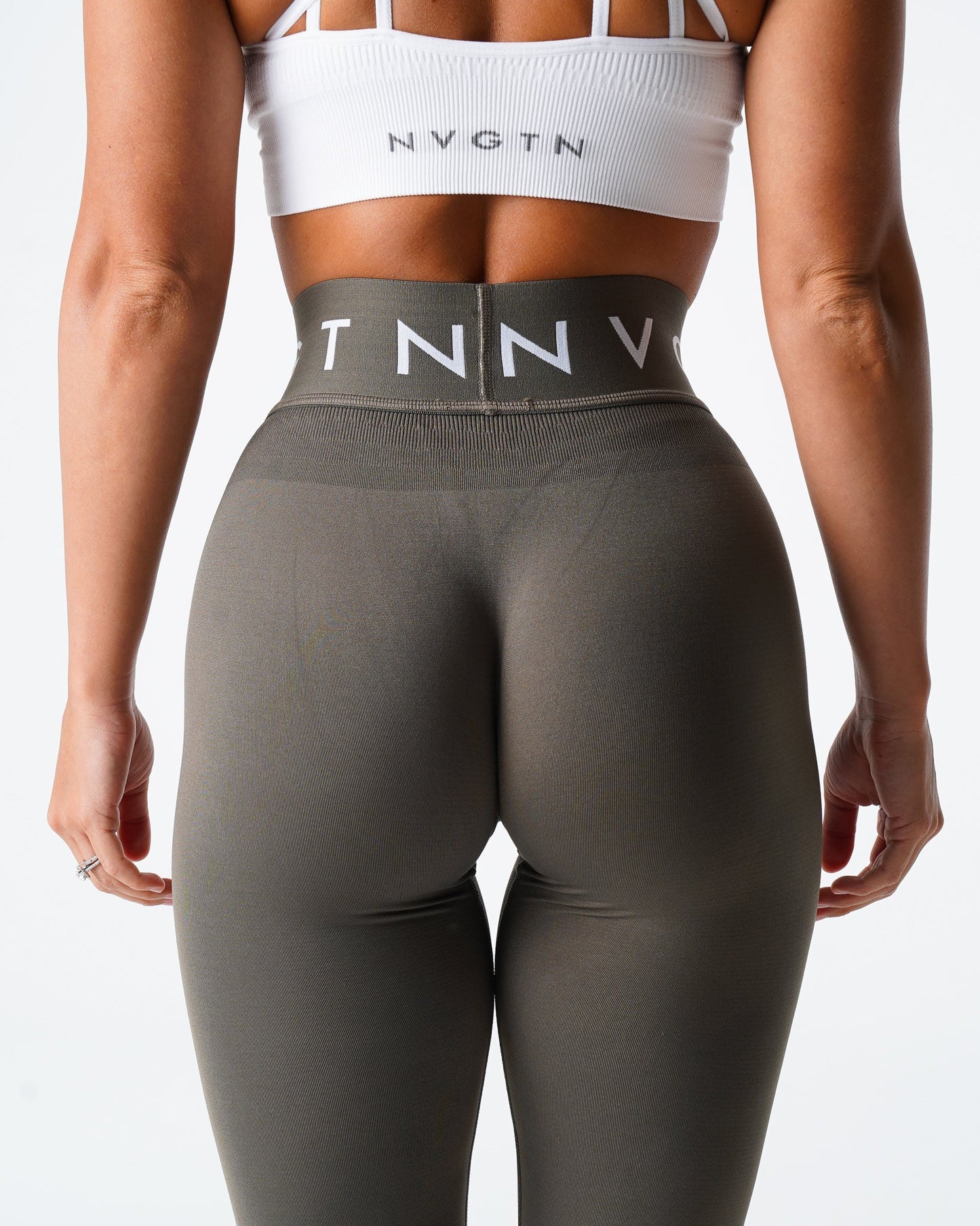 Women Olive Sport Seamless Leggings - NVGTN