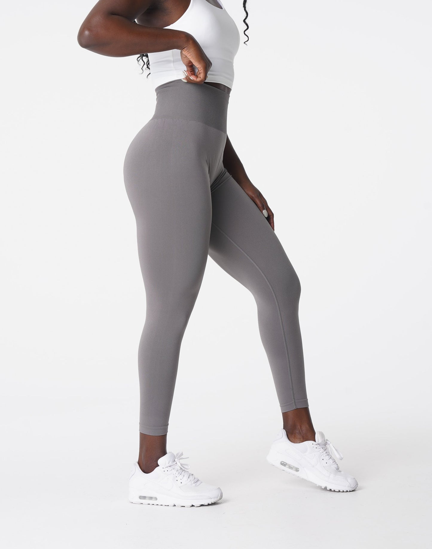 Women Charcoal Solid Seamless Leggings - NVGTN