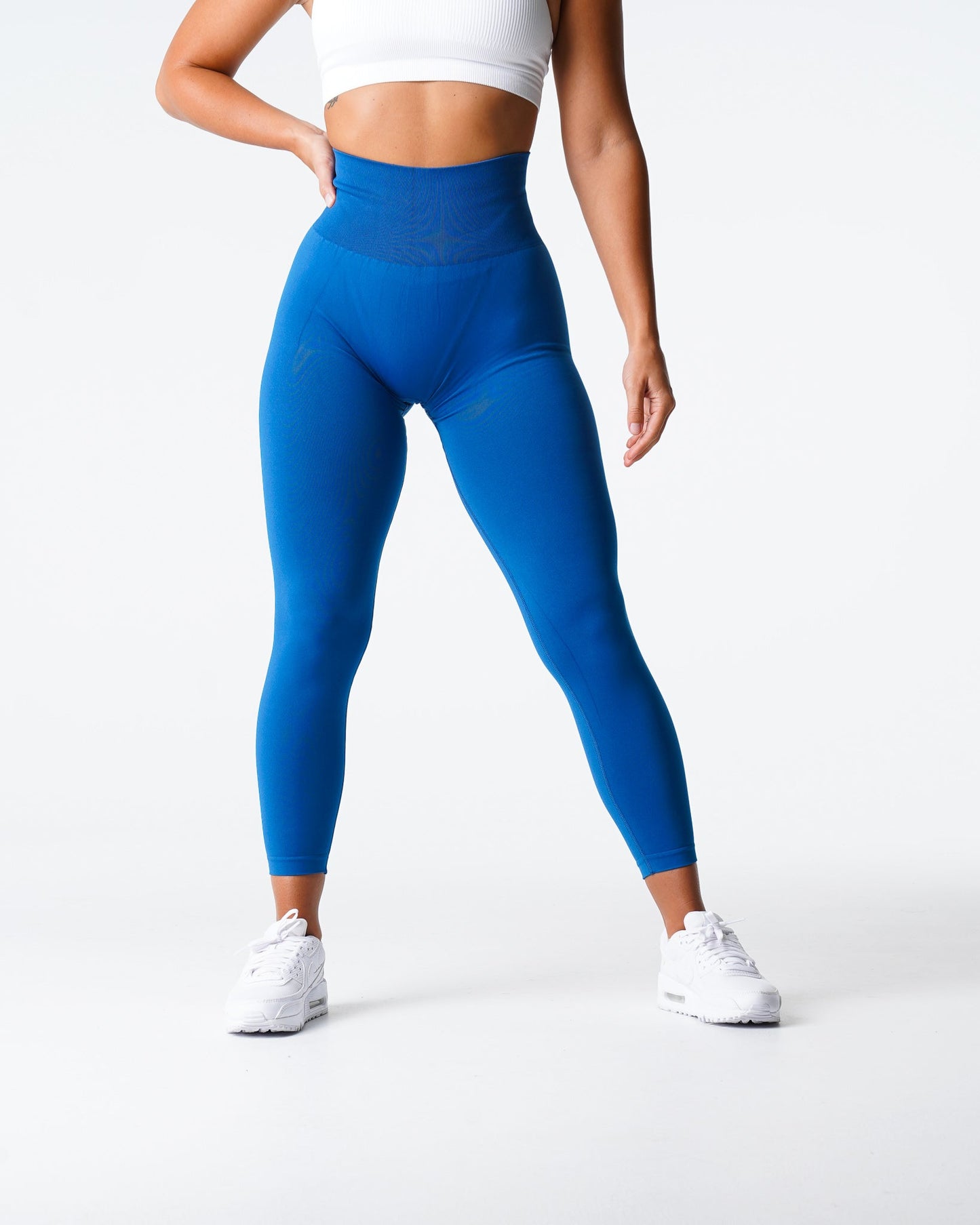 Women Midnight Blue Solid Seamless Leggings - NVGTN
