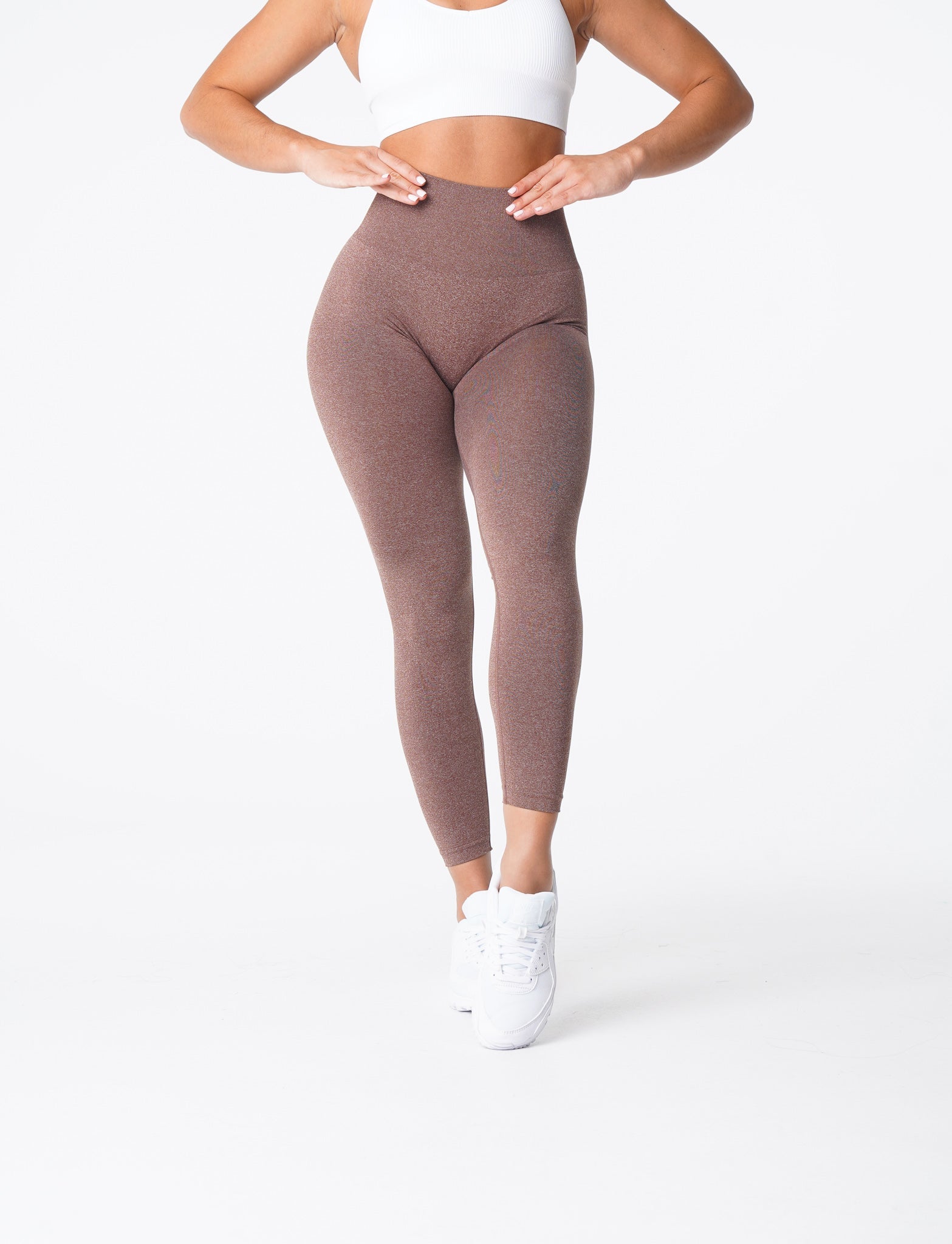 Women Cocoa Curve Seamless Leggings - NVGTN