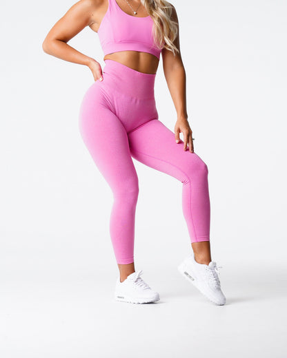 Women Bubble Gum Pink Curve Seamless Leggings - NVGTN