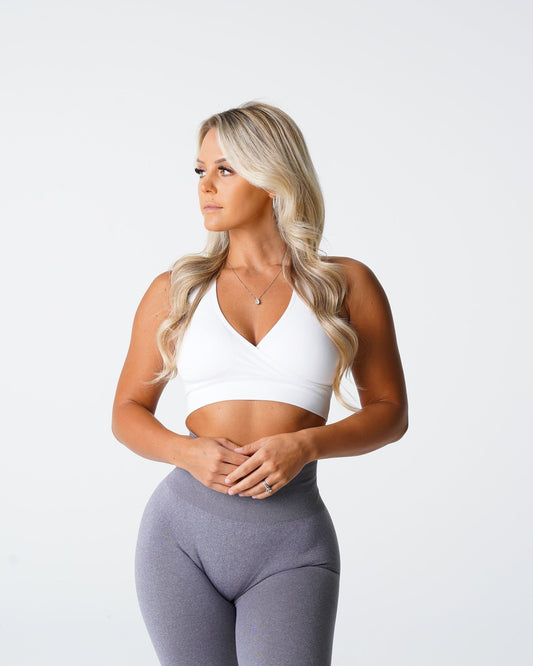 Women White Pursuit Seamless Bra - NVGTN