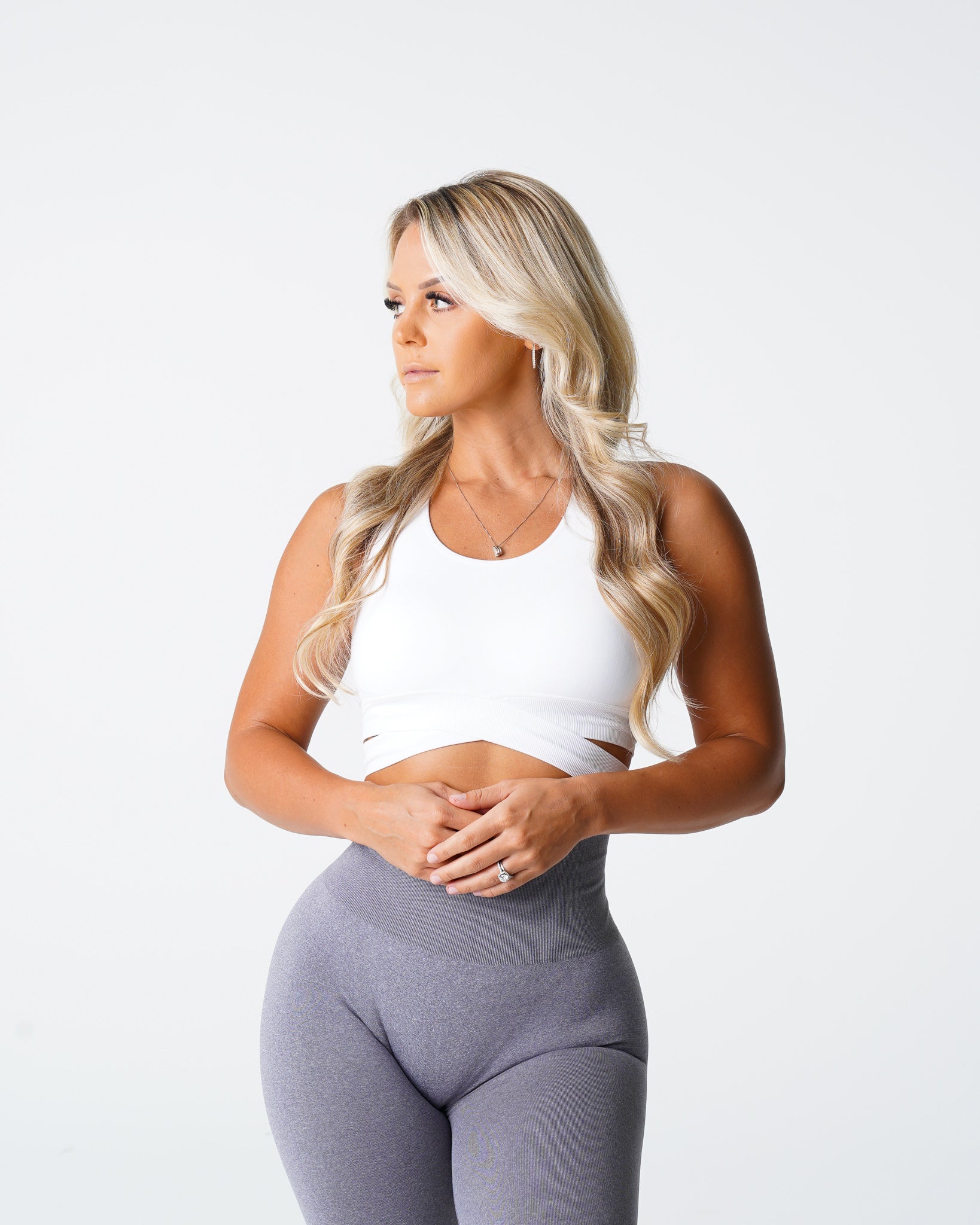 Women White Sculpt Seamless Bra Top - NVGTN