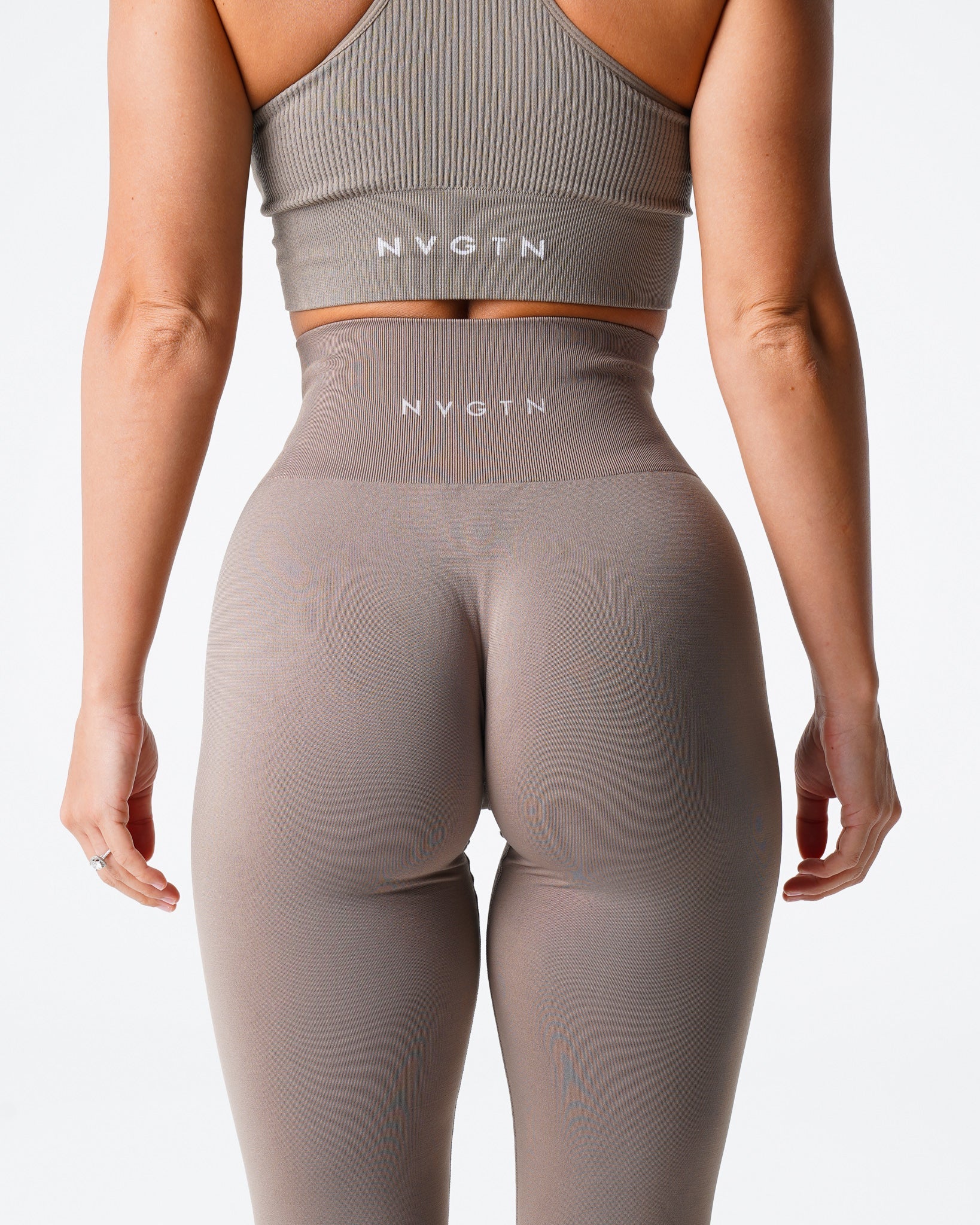 Women Taupe Solid Seamless Leggings - NVGTN