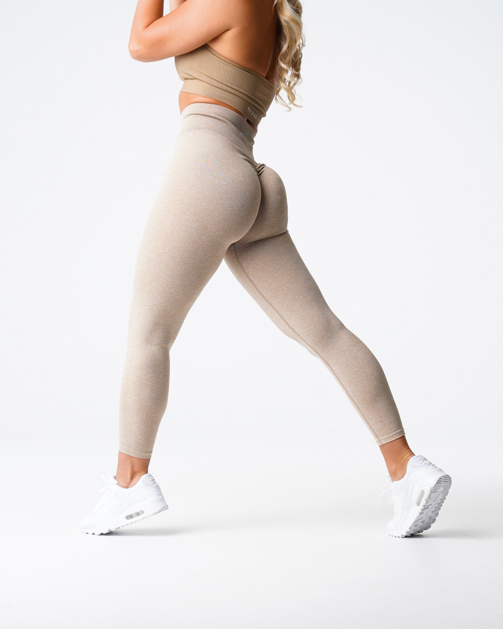 Women Beige Scrunch Seamless Leggings - NVGTN