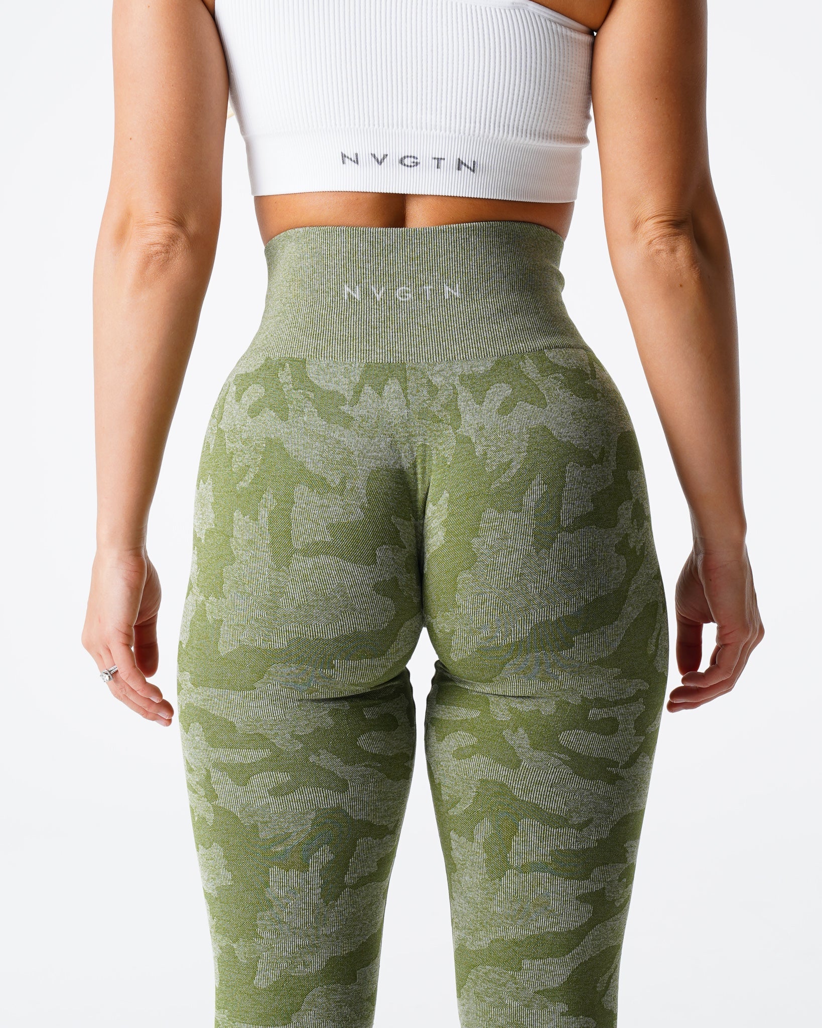Women Meadow Camo Seamless Leggings - NVGTN
