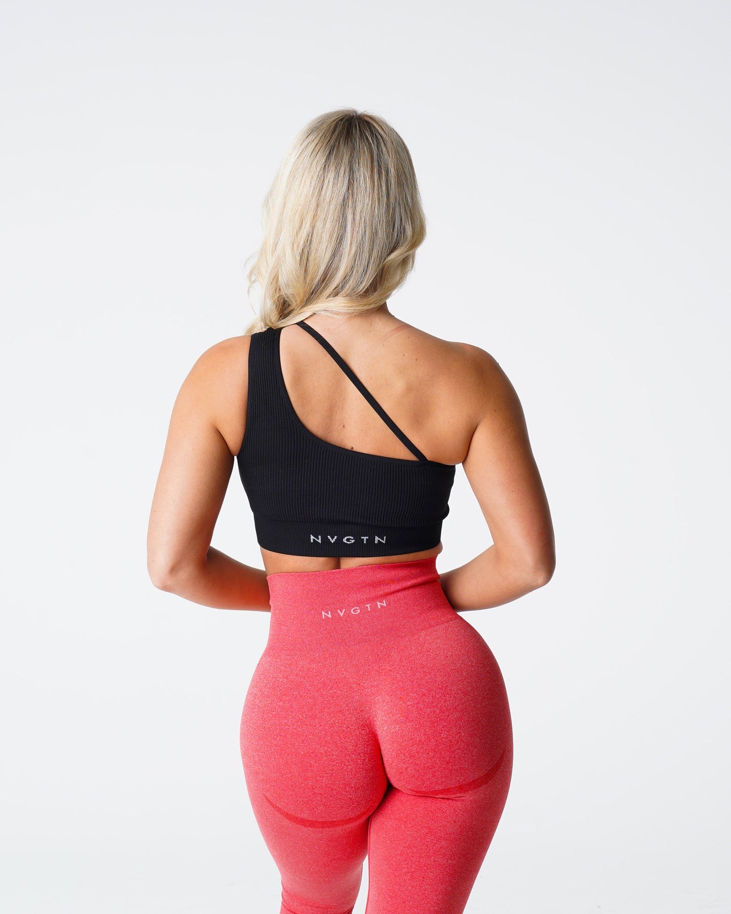 Women Black Streamline Seamless Bra - NVGTN