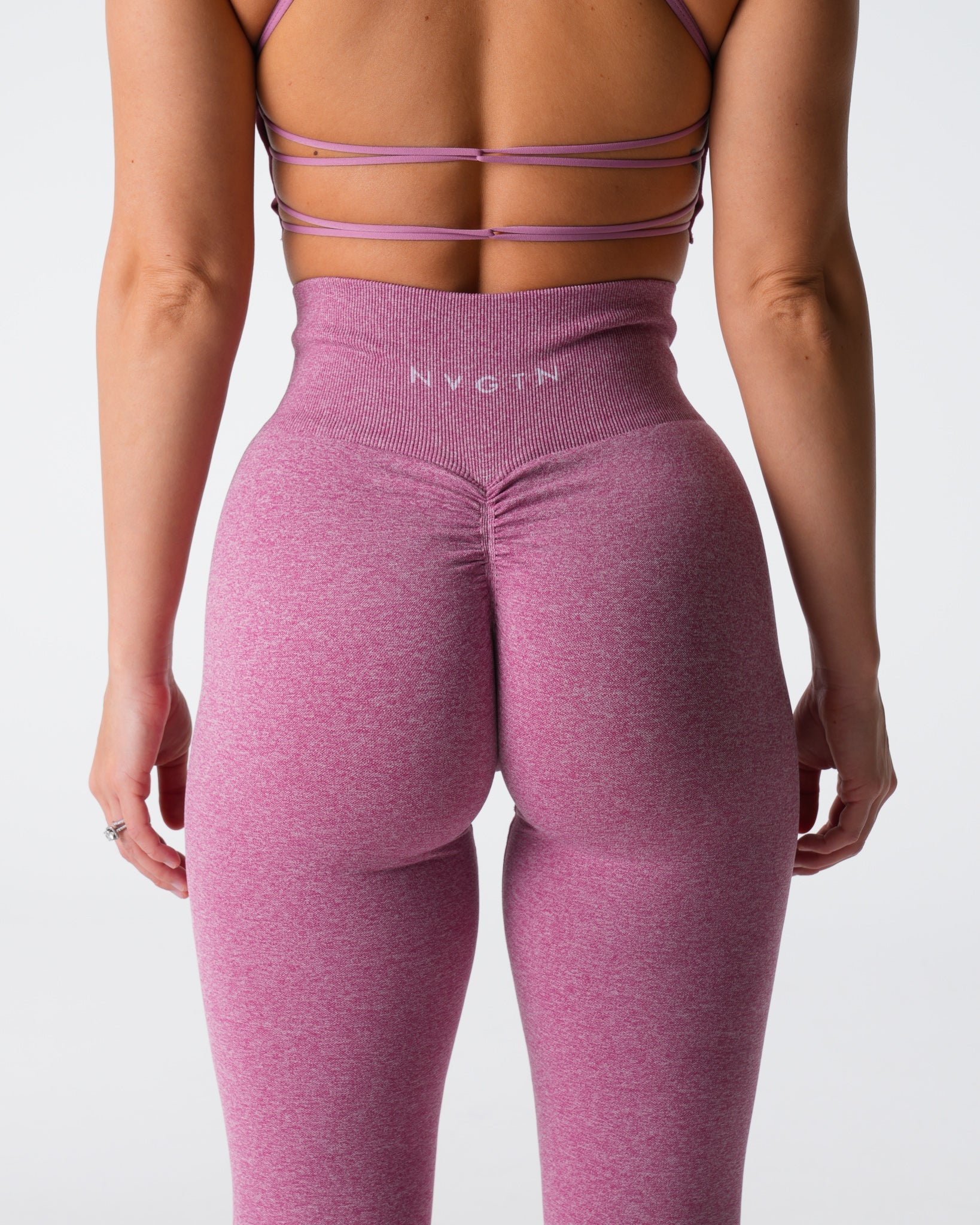 Women Pastel Pink Scrunch Seamless Leggings - NVGTN
