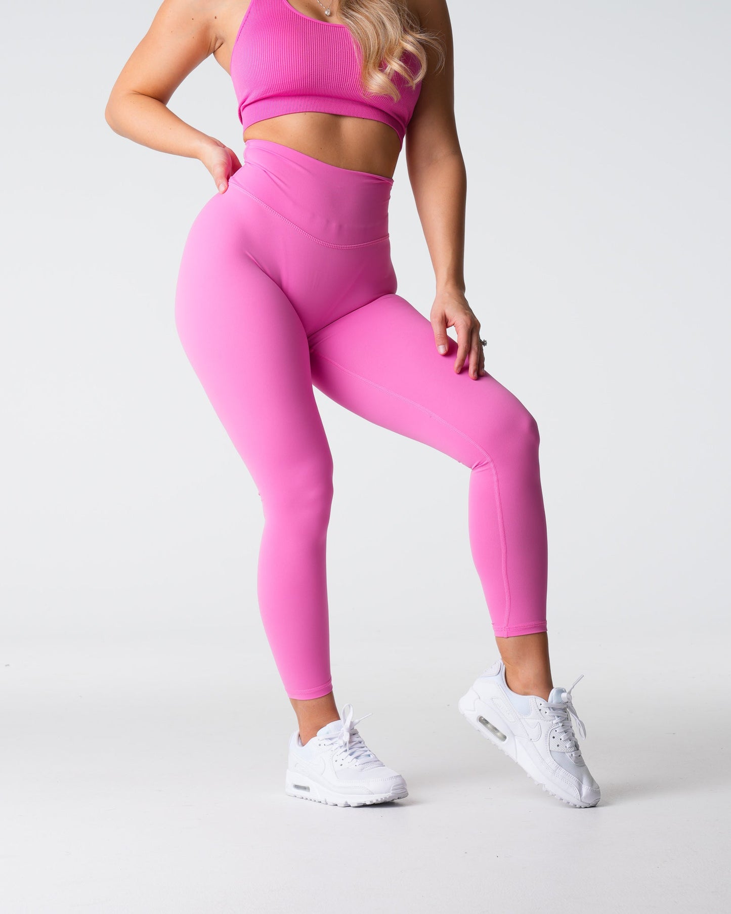 Women Bubble Gum Pink Signature 2.0 Leggings - NVGTN