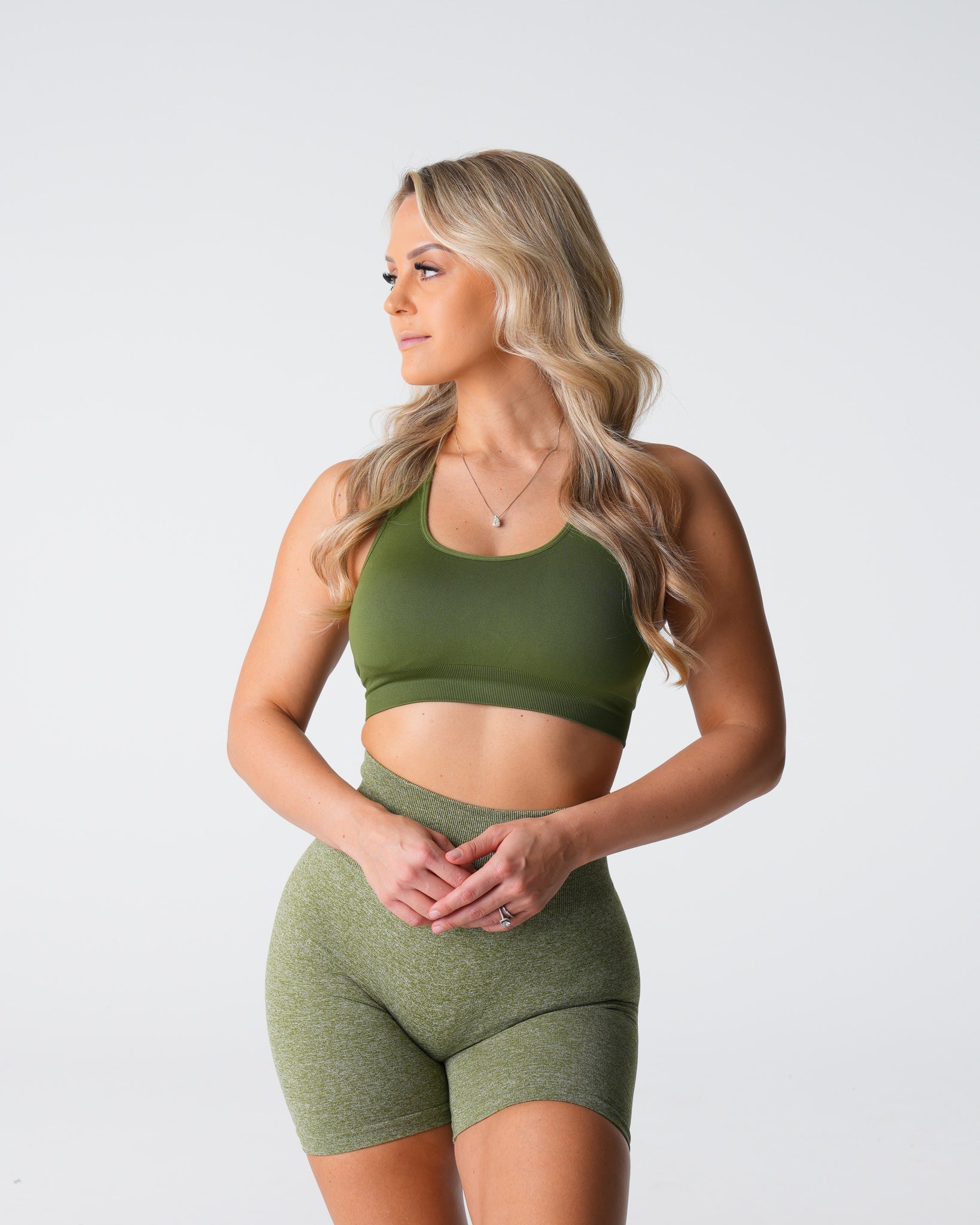Women Meadow Surge Seamless Bra - NVGTN